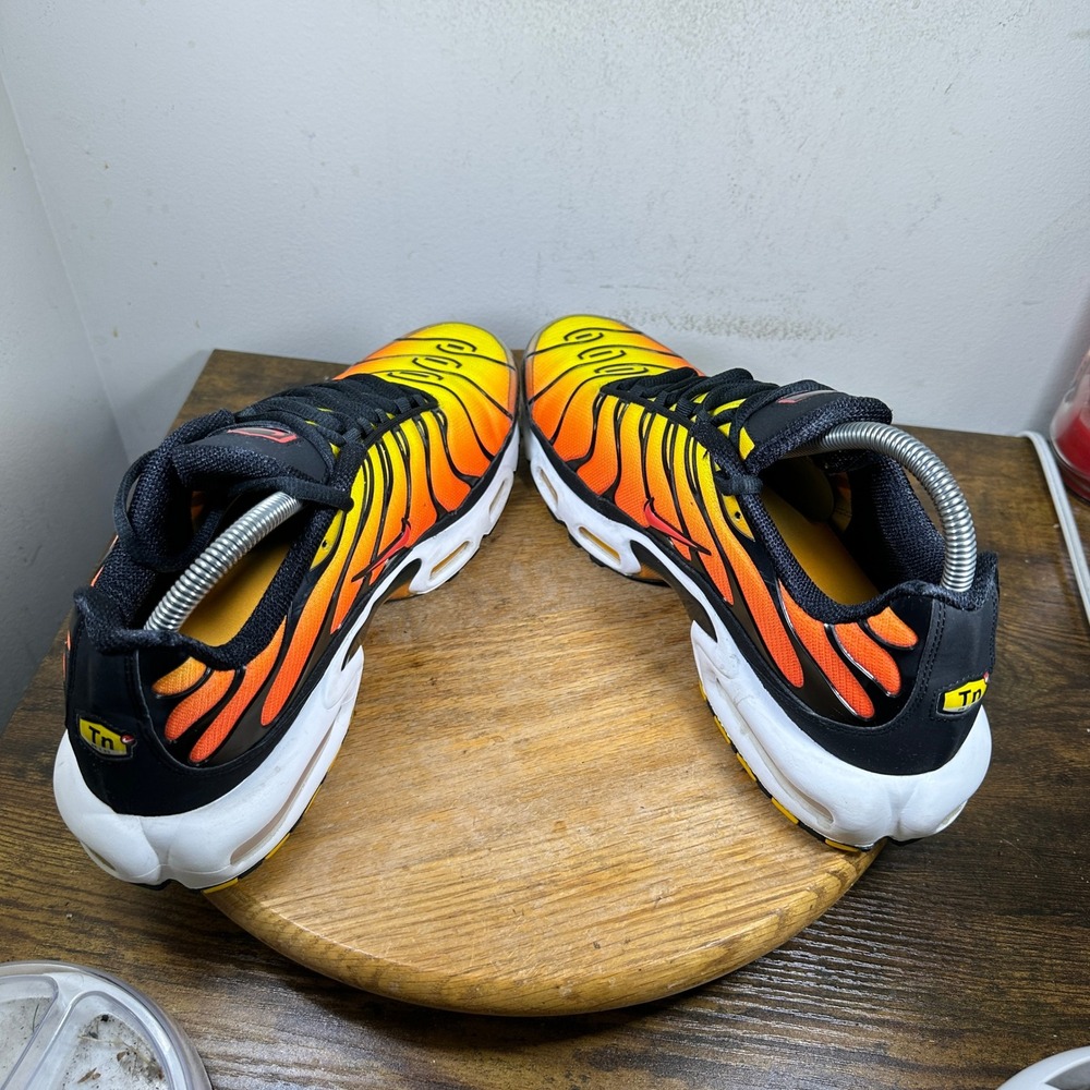 Nike Air Max Plus Sunset Orange Yellow Black HF0552-001 Mens Size 10 Sneaker - Picture 2 of 8